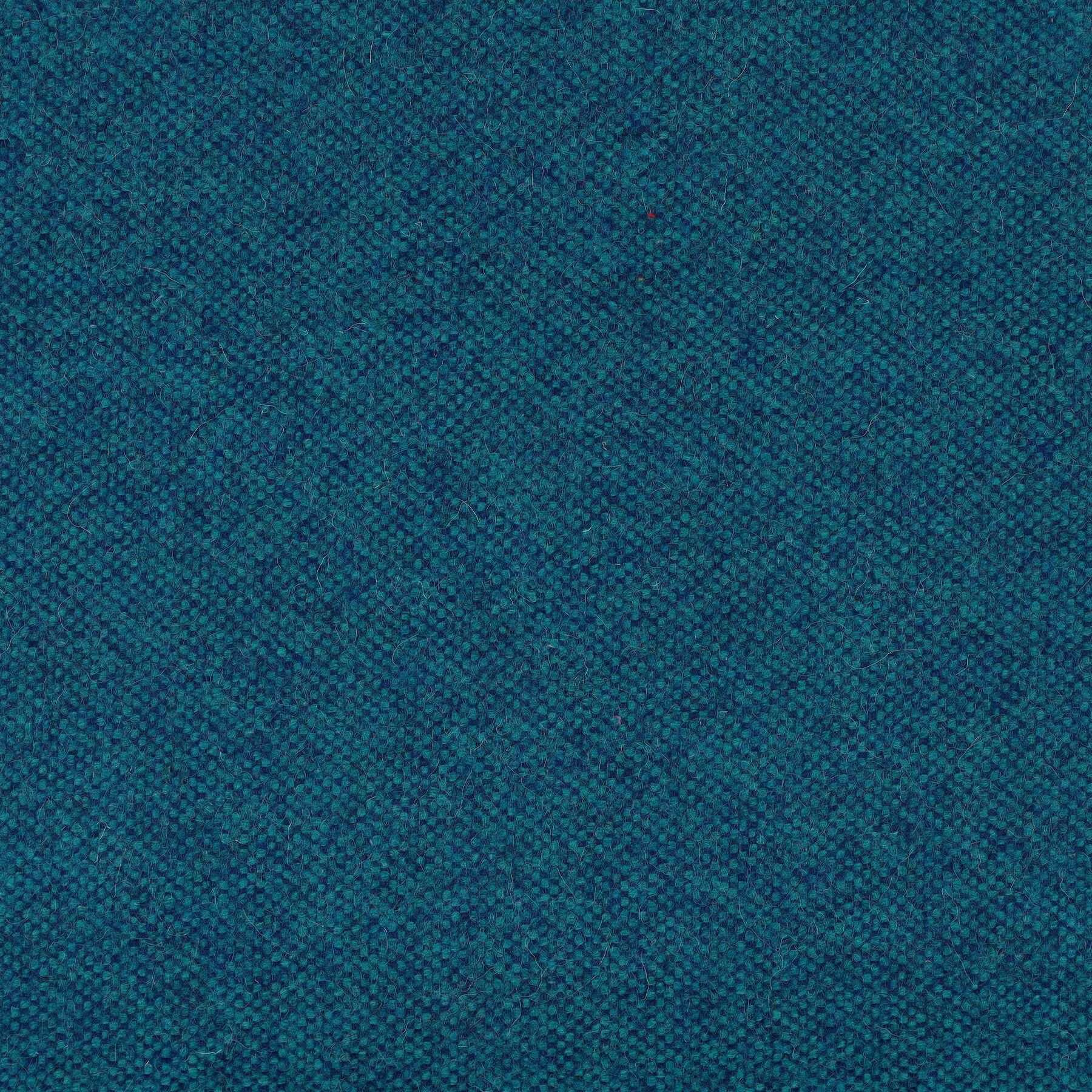 812